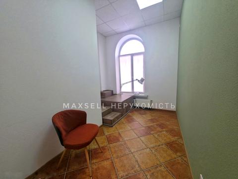 комерційна за адресою Лікаря Зіновія Красовицького пров. (Промисловий), 12