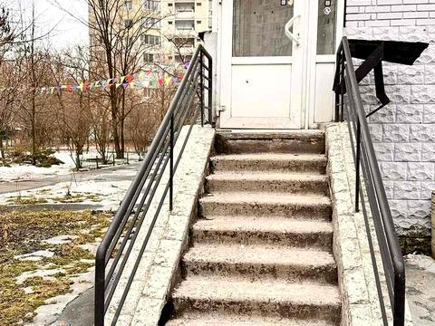 комерційна за адресою Петра Григоренка просп., 1-Б