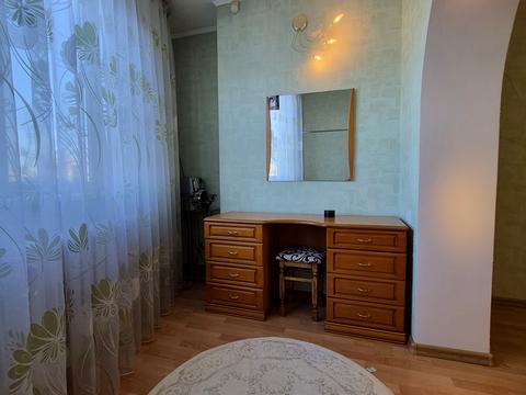 квартира за адресою Академіка Грушевського вул., 38