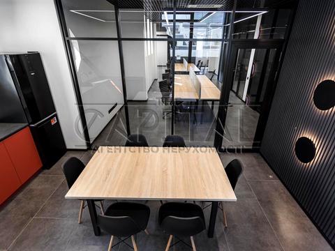 комерційна за адресою Андрія Верхогляда вул. (Михайла Драгомирова), 17