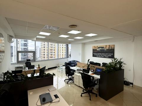 комерційна за адресою В'ячеслава Чорновола просп. (), 67г