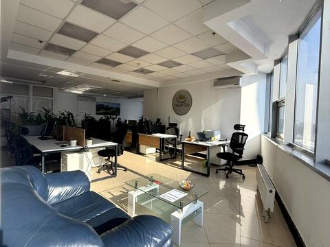 комерційна за адресою В'ячеслава Чорновола просп. (), 67г