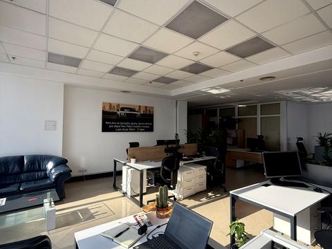 комерційна за адресою В'ячеслава Чорновола просп. (), 67г