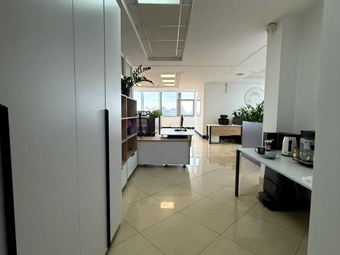 комерційна за адресою В'ячеслава Чорновола просп. (), 67г