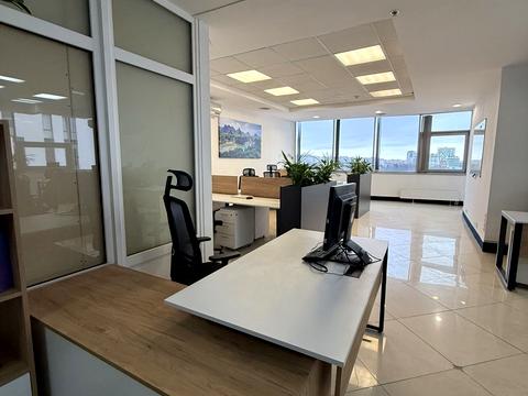 комерційна за адресою В'ячеслава Чорновола просп. (), 67г