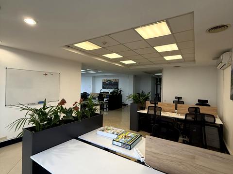 комерційна за адресою В'ячеслава Чорновола просп. (), 67г