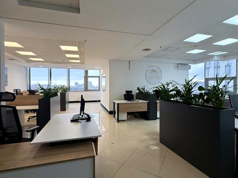 комерційна за адресою В'ячеслава Чорновола просп. (), 67г