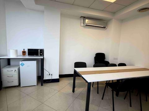 комерційна за адресою В'ячеслава Чорновола просп. (), 67г