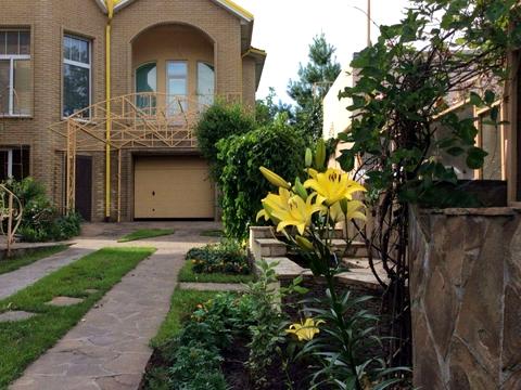 будинок за адресою Андрея Шептицького вул., 68