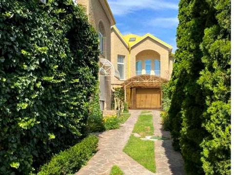 будинок за адресою Андрея Шептицького вул., 68