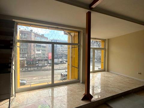 комерційна за адресою Свободи вул., 18/1