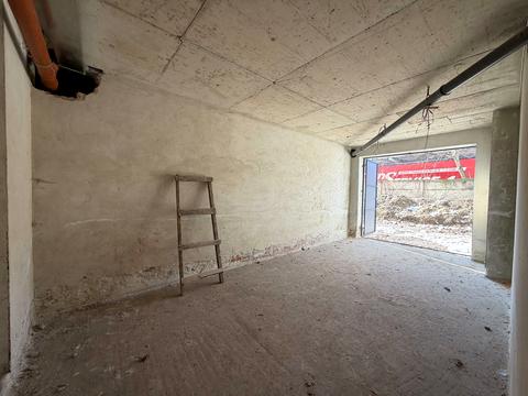 паркомісце за адресою Чорновола вул., (Будинок 2)