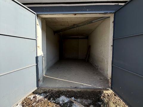 паркомісце за адресою Чорновола вул., (Будинок 2)