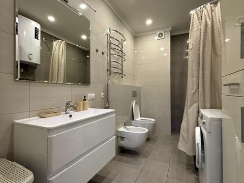 квартира за адресою Патріарха Мстислава Скрипника вул., 40