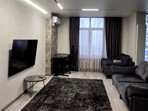 квартира за адресою Київ, Микільсько-Слобідська вул., 8