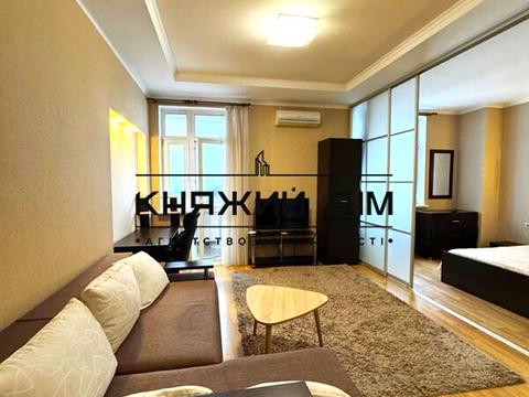 квартира за адресою Микільсько-Слобідська вул., 1-А