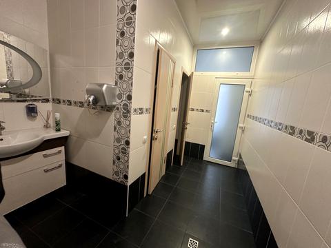 комерційна за адресою Космічна вул., 21