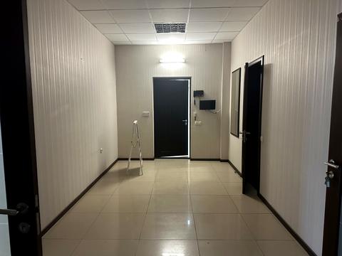 комерційна за адресою Космічна вул., 21