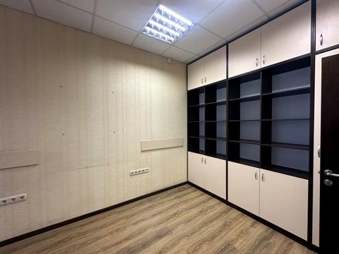 комерційна за адресою Космічна вул., 21