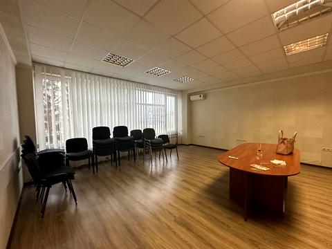 комерційна за адресою Космічна вул., 21