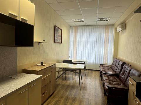 комерційна за адресою Космічна вул., 21