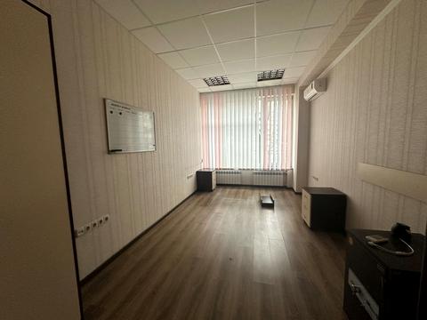 комерційна за адресою Космічна вул., 21