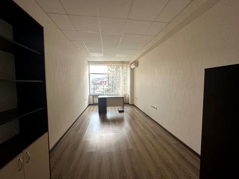 комерційна за адресою Космічна вул., 21