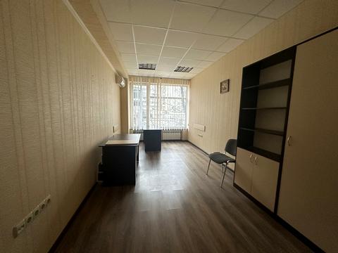 комерційна за адресою Космічна вул., 21