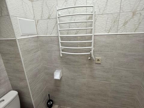 комерційна за адресою Миколи Закревського вул., 42-А