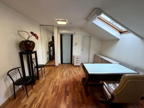 комерційна за адресою Ігорівська вул., 1/8