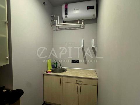 комерційна за адресою Джона Маккейна вул. (Івана Кудрі), 1