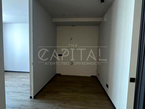 комерційна за адресою Джона Маккейна вул. (Івана Кудрі), 1