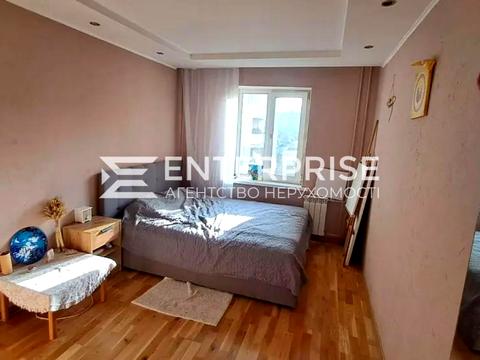 квартира по адресу Ревуцкого ул., 8