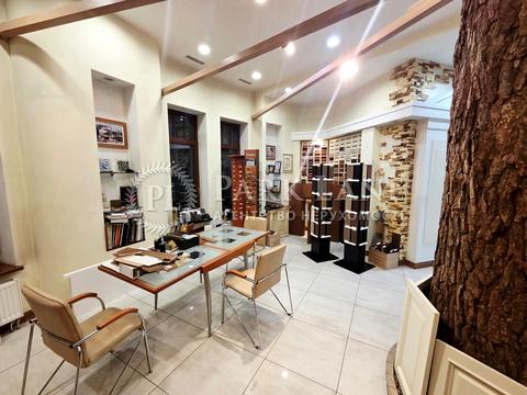 комерційна за адресою Київ, Саперно-Слобідська вул., 8