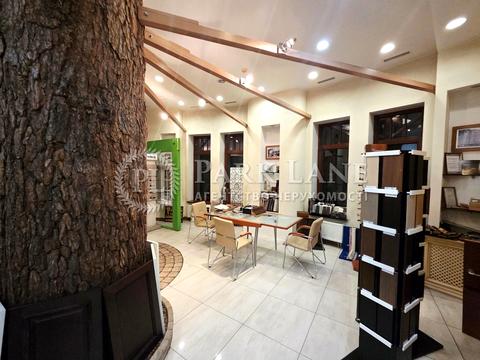 комерційна за адресою Київ, Саперно-Слобідська вул., 8