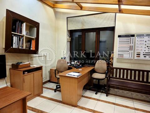 комерційна за адресою Київ, Саперно-Слобідська вул., 8