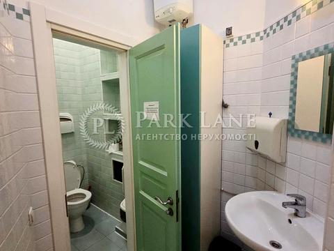 комерційна за адресою Київ, Саперно-Слобідська вул., 8