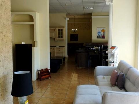 комерційна за адресою Староміська вул., 52