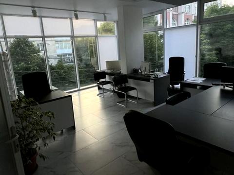 комерційна за адресою Грушевського вул., 51