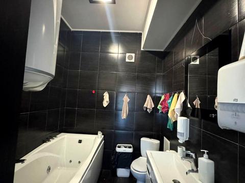 коммерческая по адресу Валовая ул., 15