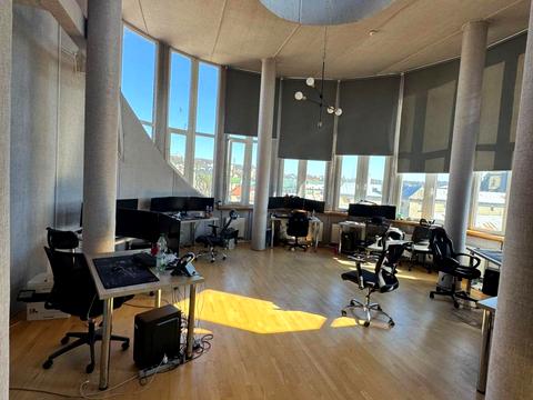 коммерческая по адресу Валовая ул., 15