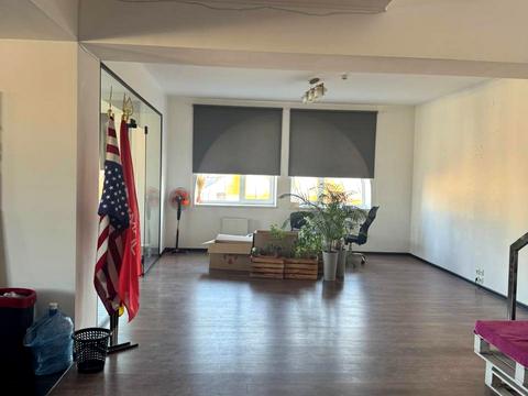 коммерческая по адресу Валовая ул., 15