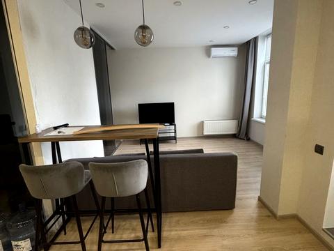 квартира за адресою Київ, Микільсько-Слобідська вул., 8