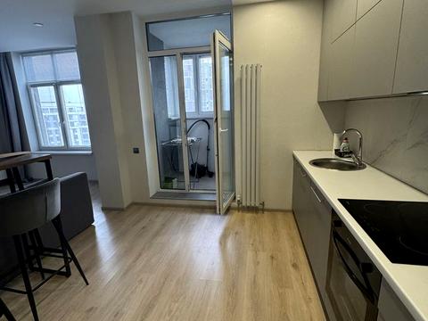 квартира за адресою Київ, Микільсько-Слобідська вул., 8