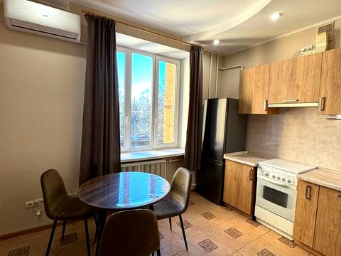 квартира за адресою Новонаводницька вул. (Лаврська), 6