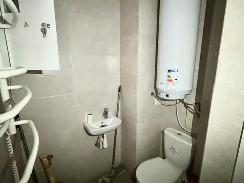 комерційна за адресою Амосова вул., 55