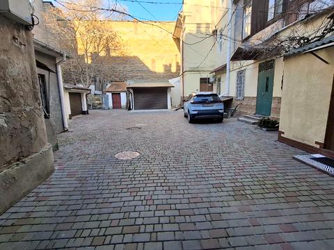 квартира за адресою Олександра Ройтбурда пров. (Ляпунова), 8