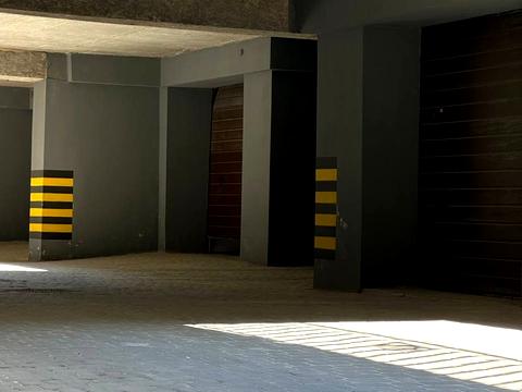 паркоместо по адресу Княгинин ул., (Будинок 39)