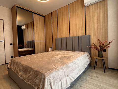 квартира за адресою Салютна вул., (Будинок 05301-05305)