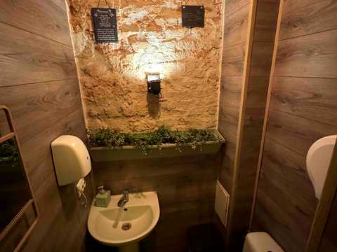 комерційна за адресою Пекарська вул., 53
